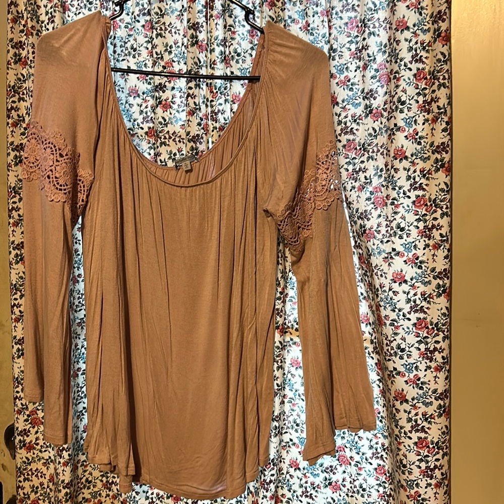 Women’s dress shirt